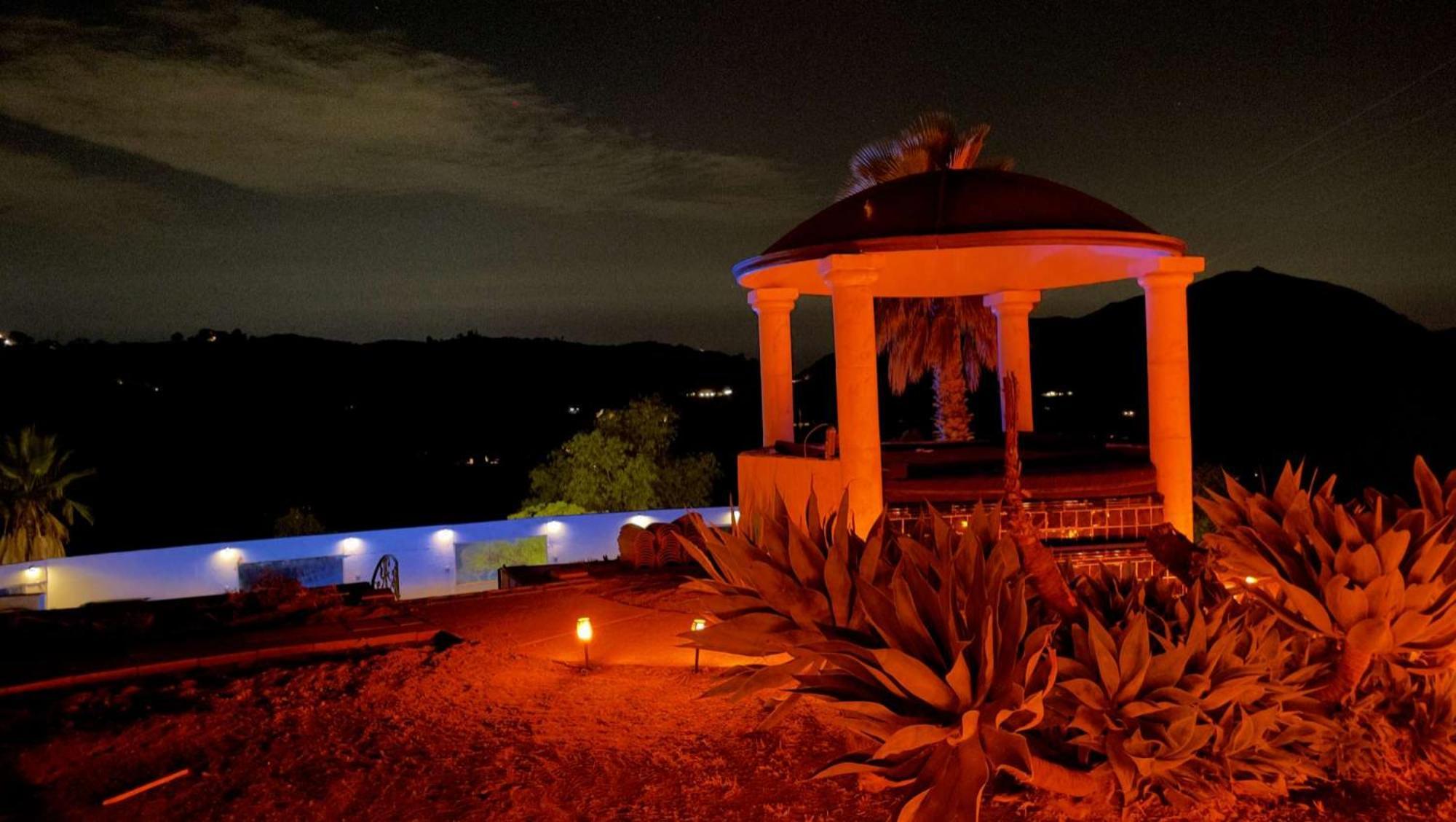Private Home On 10 Acres - Heated Salt Pool & Jacuzzi, Mountain & City Views, Horseshoes, Basketball, Bbq, Golf Putting, Foosball, Croquet, Bose Stereo, White Cotton Bedding - Hilltop Hacienda, Pool Heat Optional Jamul Bagian luar foto