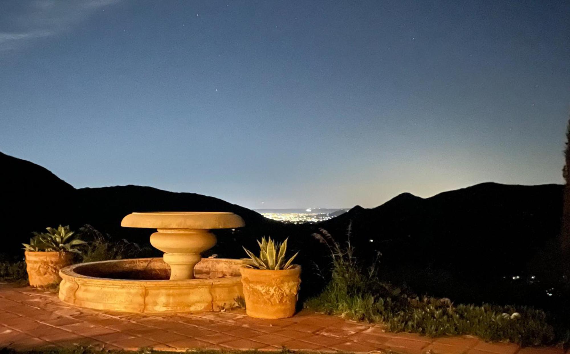 Private Home On 10 Acres - Heated Salt Pool & Jacuzzi, Mountain & City Views, Horseshoes, Basketball, Bbq, Golf Putting, Foosball, Croquet, Bose Stereo, White Cotton Bedding - Hilltop Hacienda, Pool Heat Optional Jamul Bagian luar foto