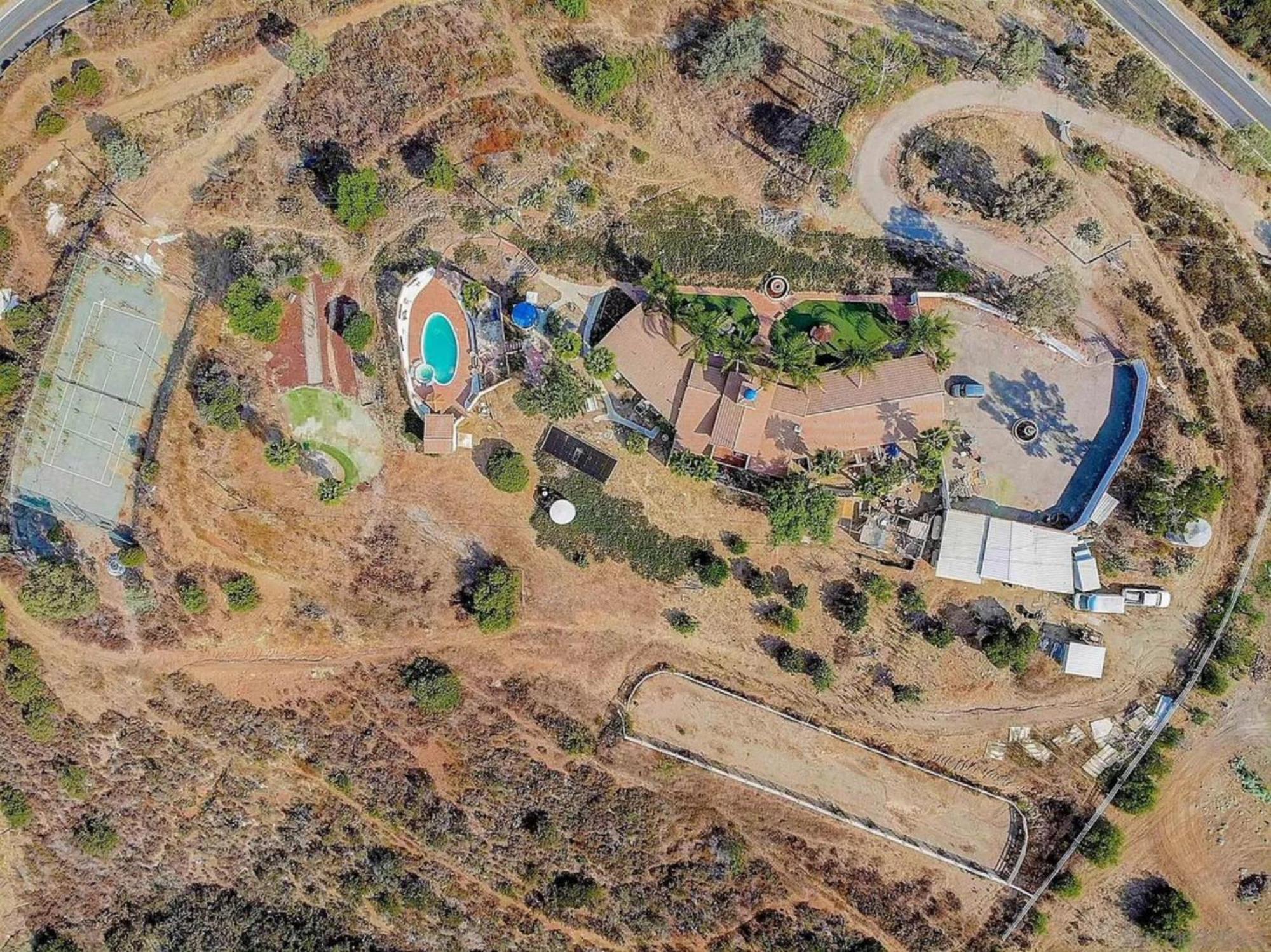 Private Home On 10 Acres - Heated Salt Pool & Jacuzzi, Mountain & City Views, Horseshoes, Basketball, Bbq, Golf Putting, Foosball, Croquet, Bose Stereo, White Cotton Bedding - Hilltop Hacienda, Pool Heat Optional Jamul Bagian luar foto